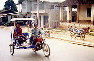 In Houisai, Provinz Bokeo, Laos  (12.6 K)