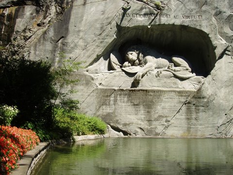 Lion-Monument_01