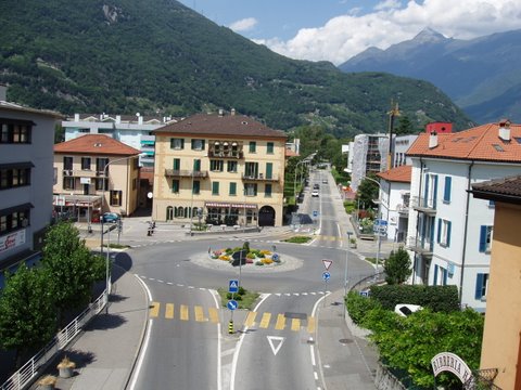 Bellinzona_city_01