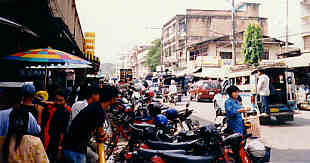 Utarakit Road, Chiang Rai  (10.4 K)